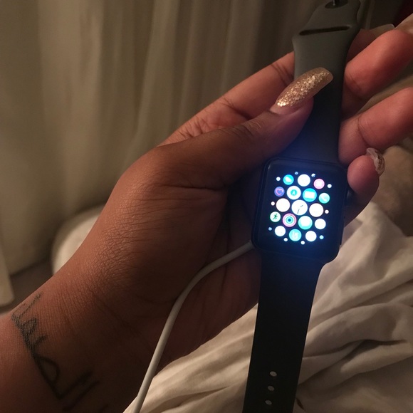 Apple Watch - Picture 1 of 3